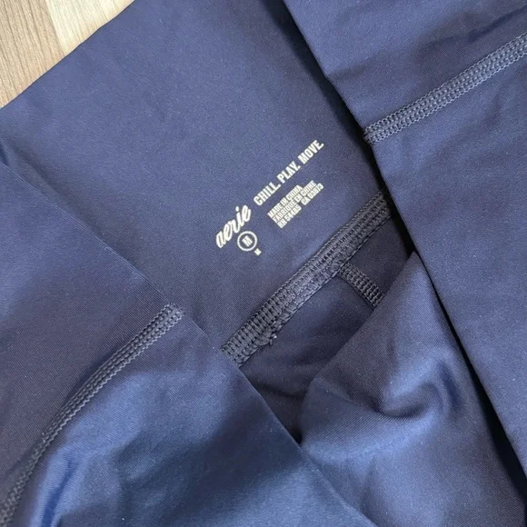 Aerie "Chill Play Move" High-Rise Leggings , size medium - Picture 3 of 4